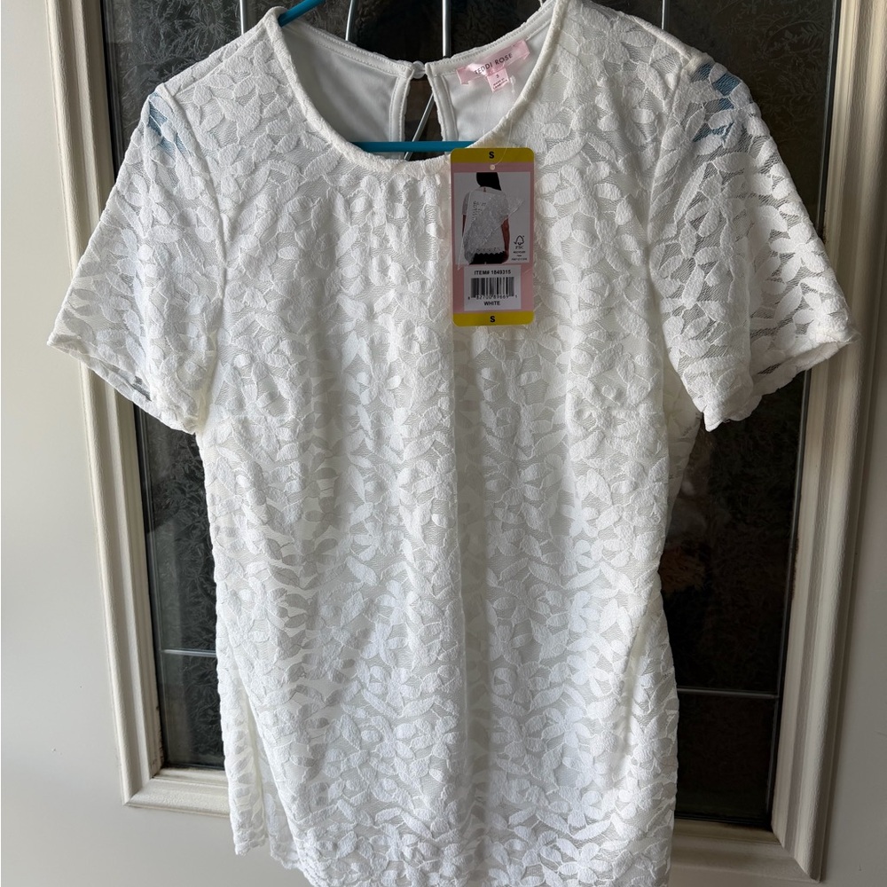 Chic White Lace Short Sleeve Top
